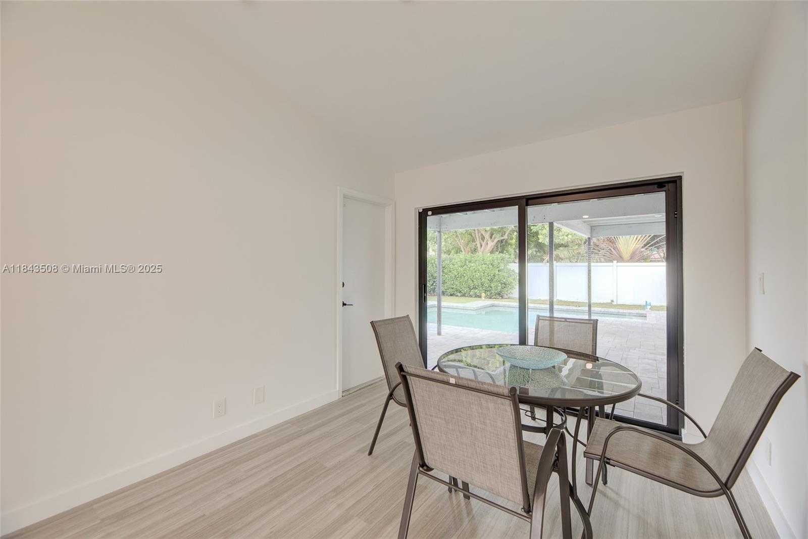 Small Image of 21553 CHIPMUNK LN, Boca Raton Number 11