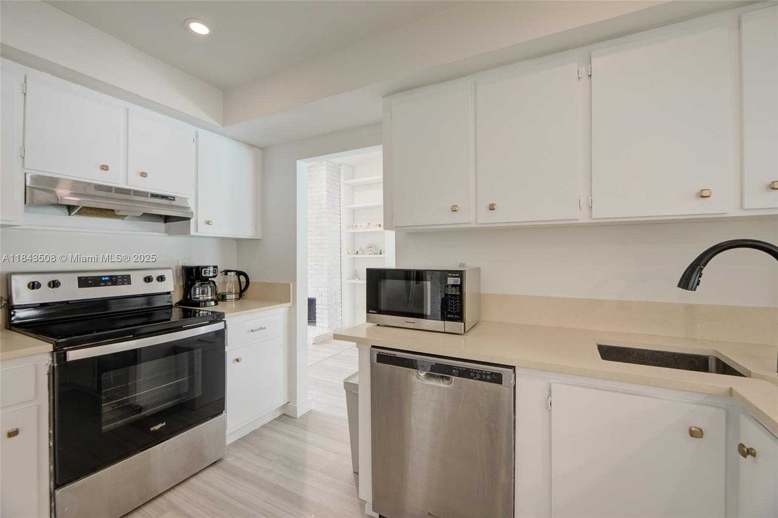 Small Image of 21553 CHIPMUNK LN, Boca Raton Number 18