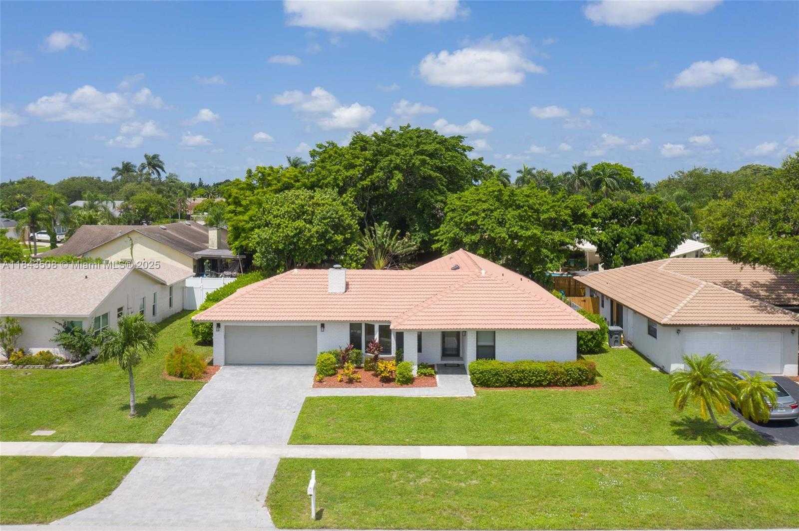 Small Image of 21553 CHIPMUNK LN, Boca Raton Number 2