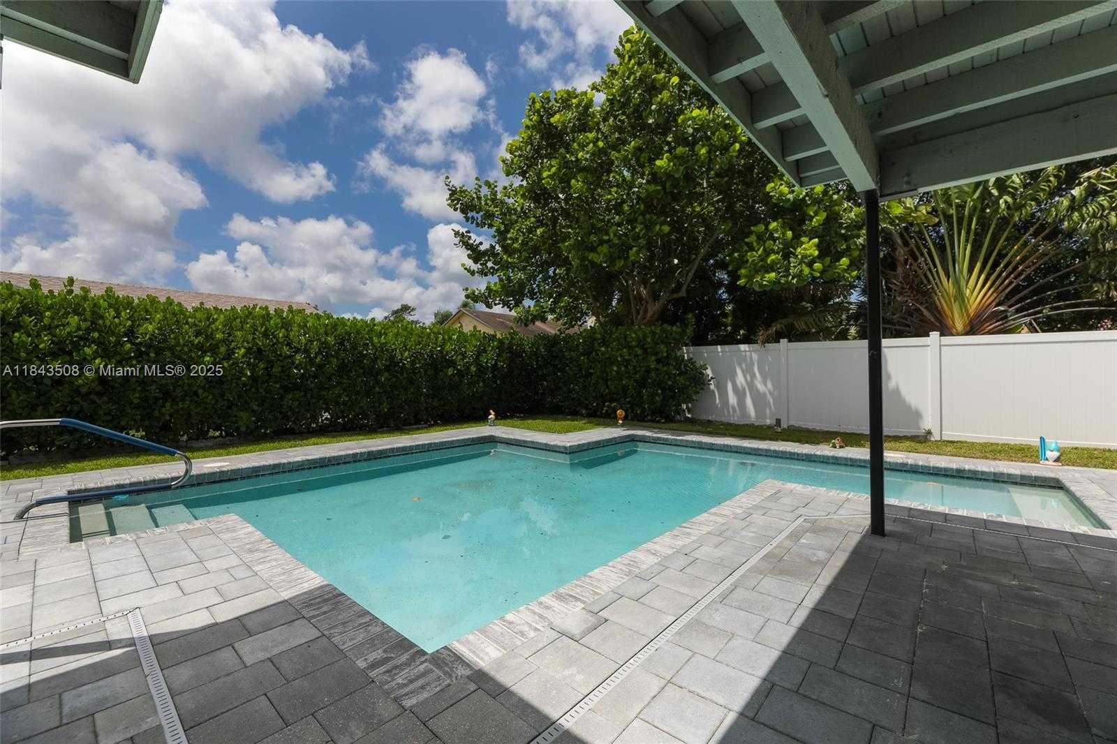 Small Image of 21553 CHIPMUNK LN, Boca Raton Number 27