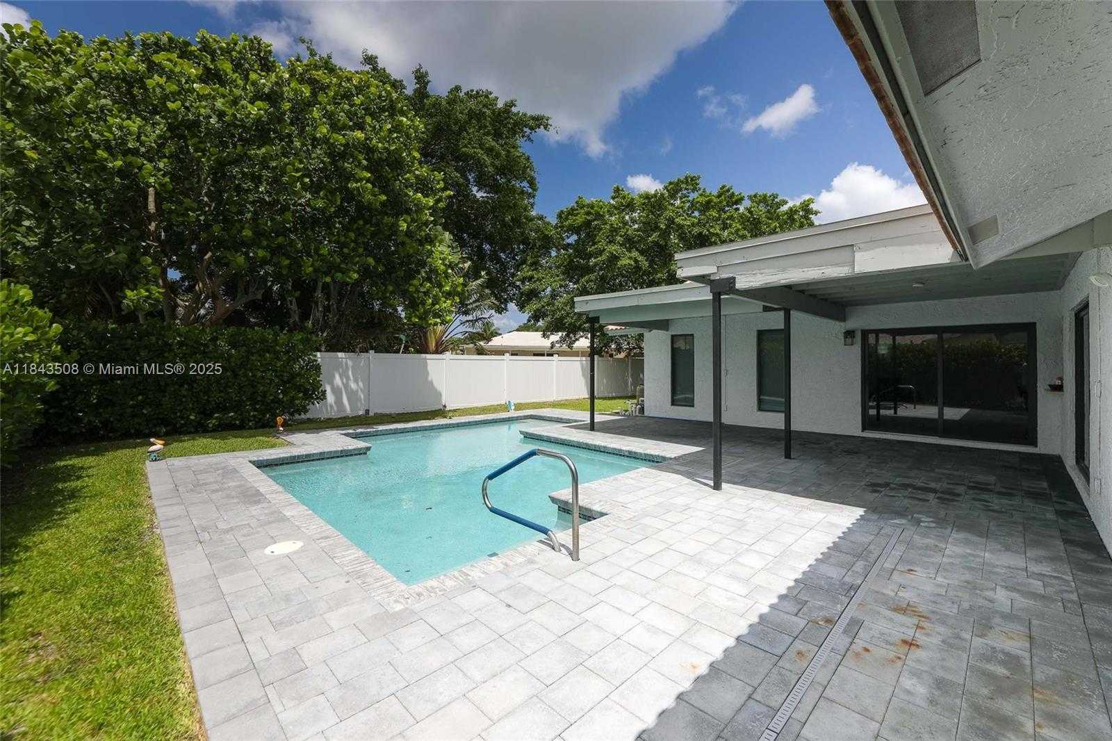 Small Image of 21553 CHIPMUNK LN, Boca Raton Number 29