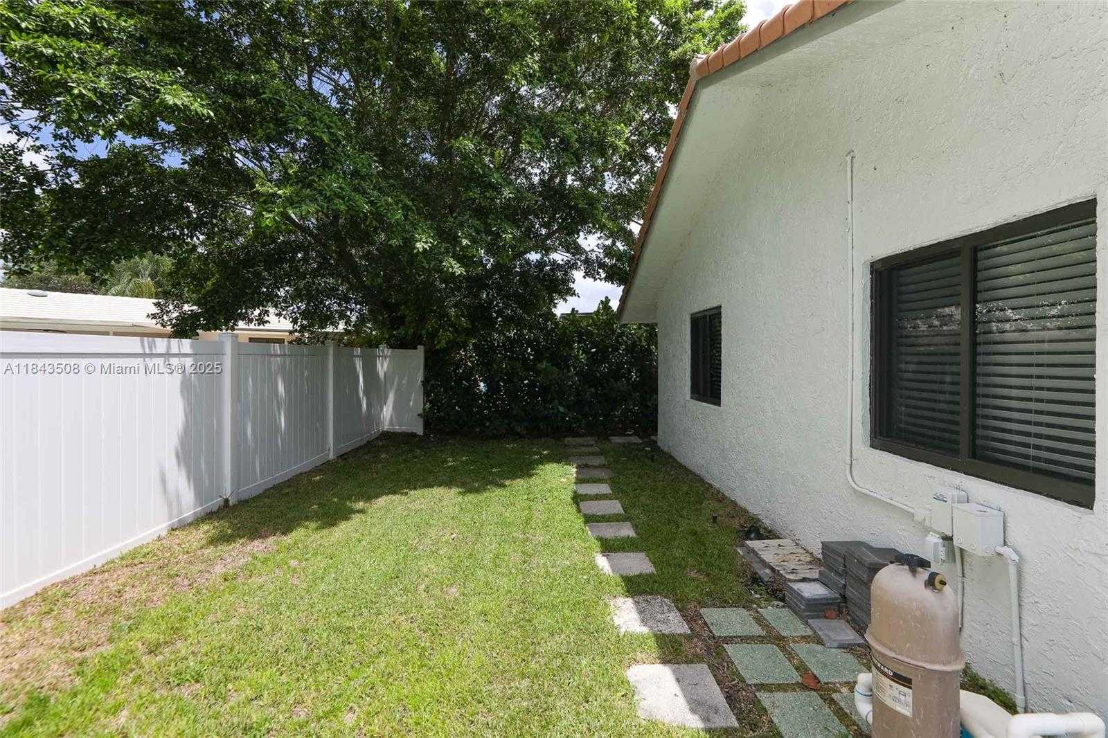Small Image of 21553 CHIPMUNK LN, Boca Raton Number 31