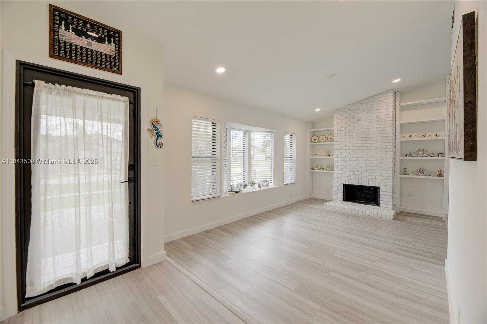 Small Image of 21553 CHIPMUNK LN, Boca Raton Number 4