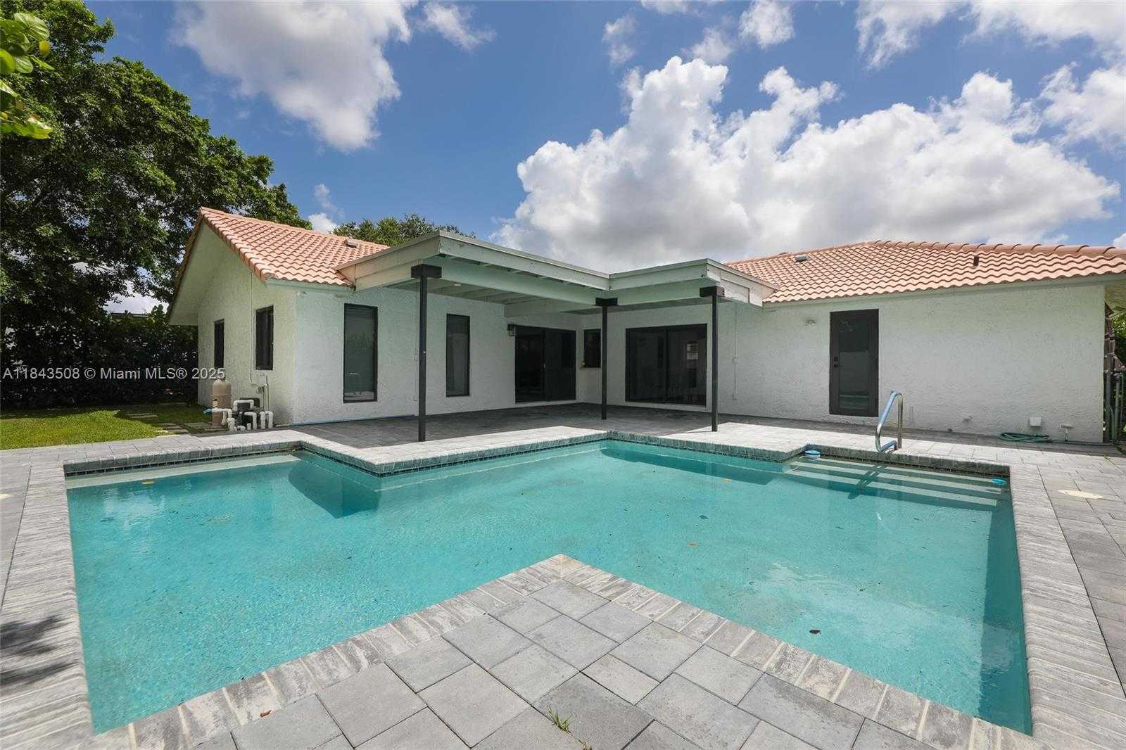 Small Image of 21553 CHIPMUNK LN, Boca Raton Number 8