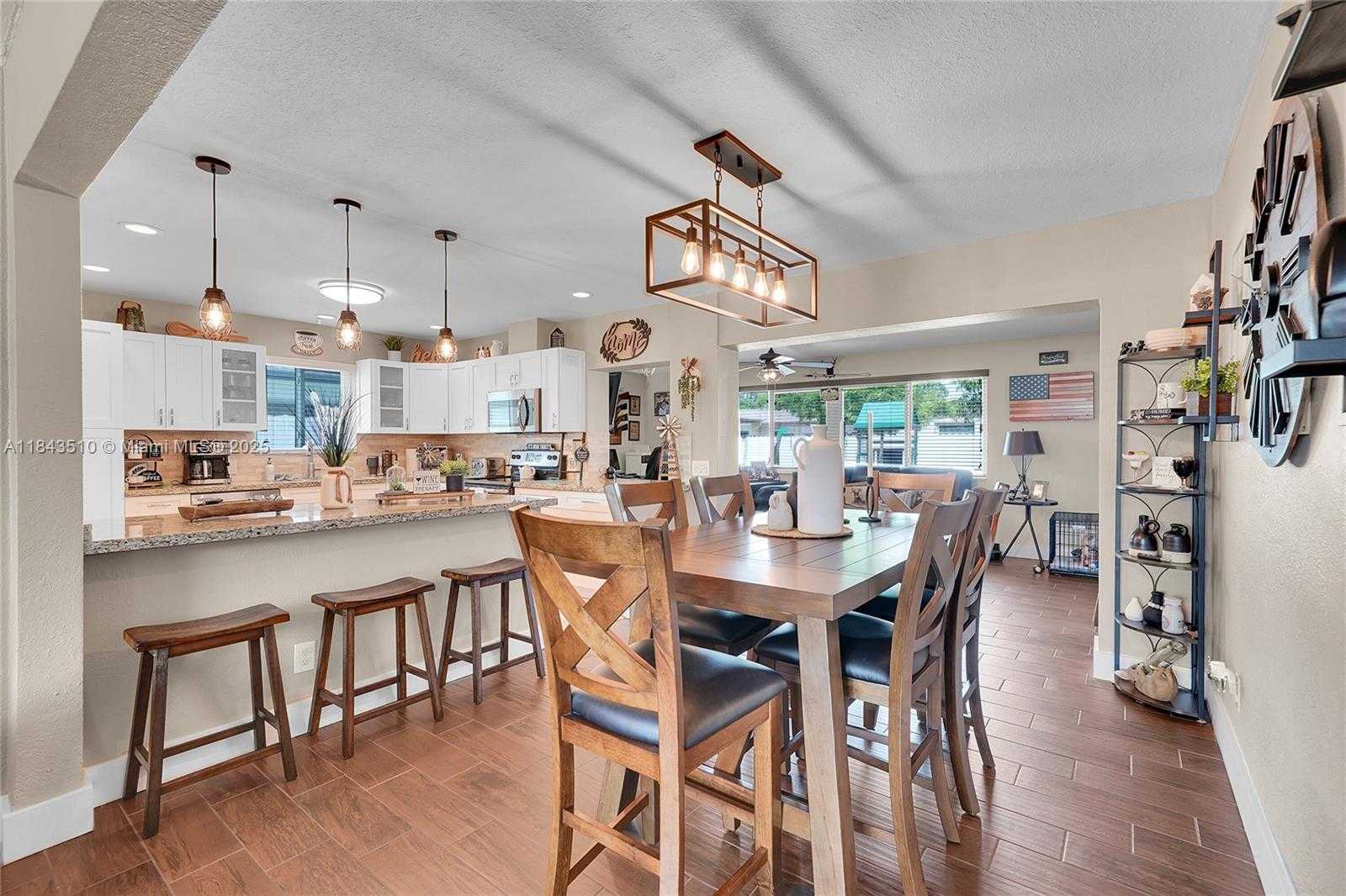 Small Image of 521 NORTH WEST 93RD TER, Pembroke Pines Number 11