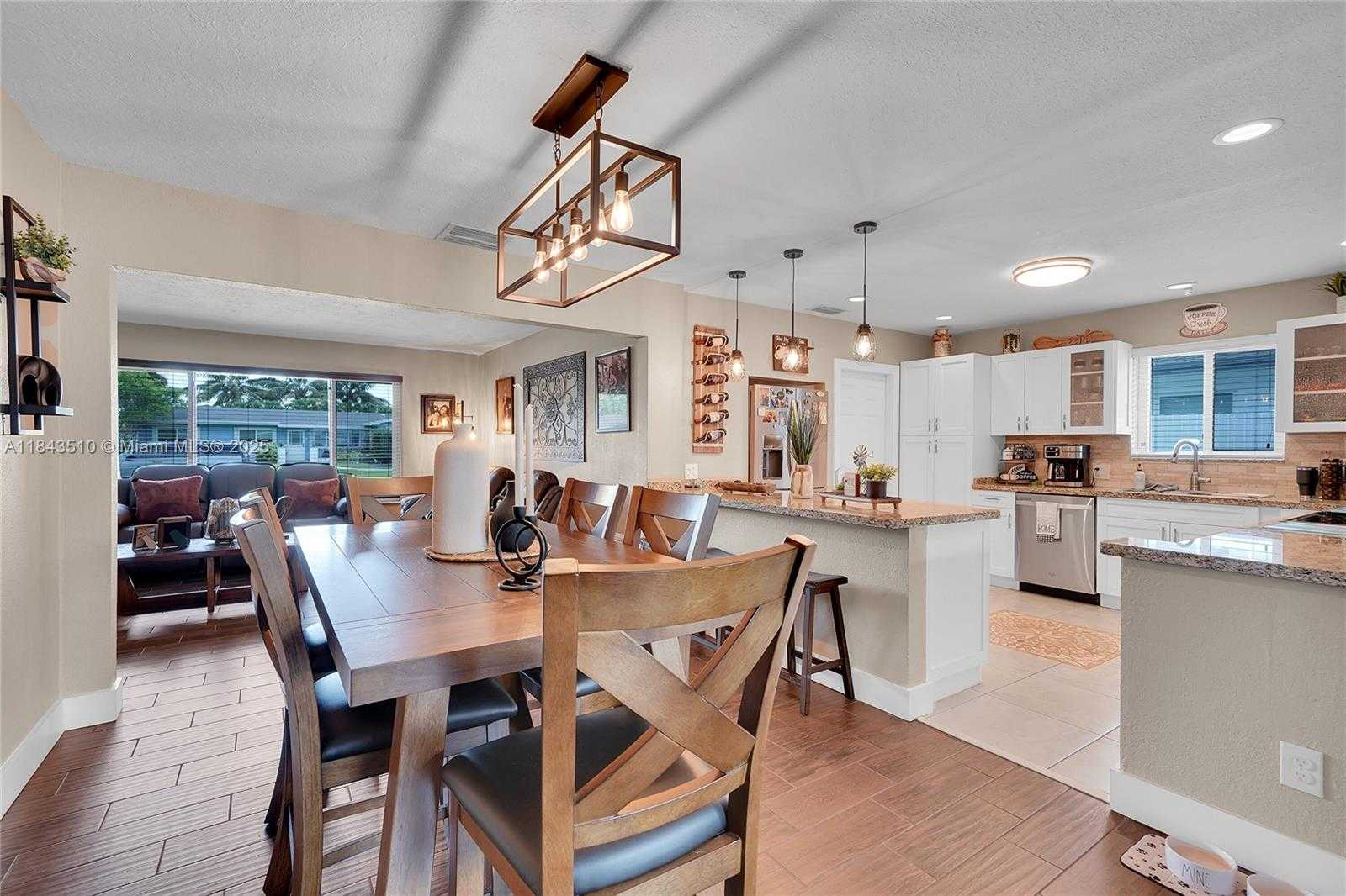 Small Image of 521 NORTH WEST 93RD TER, Pembroke Pines Number 13