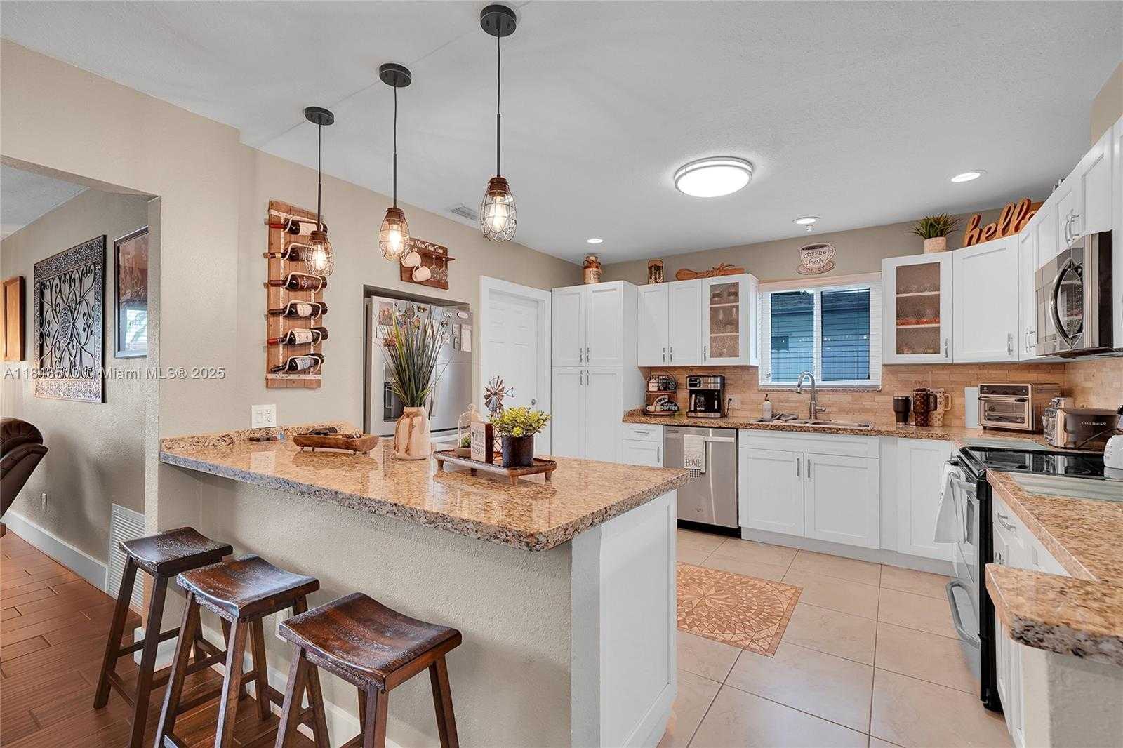 Small Image of 521 NORTH WEST 93RD TER, Pembroke Pines Number 14