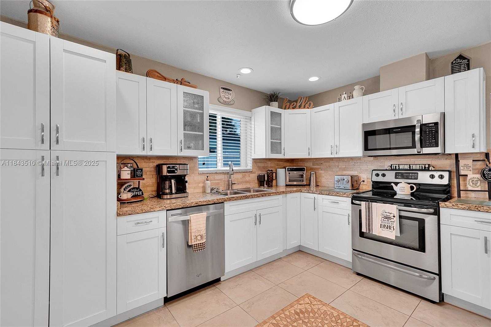 Small Image of 521 NORTH WEST 93RD TER, Pembroke Pines Number 18