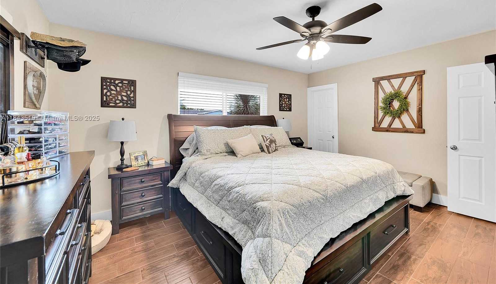 Small Image of 521 NORTH WEST 93RD TER, Pembroke Pines Number 26