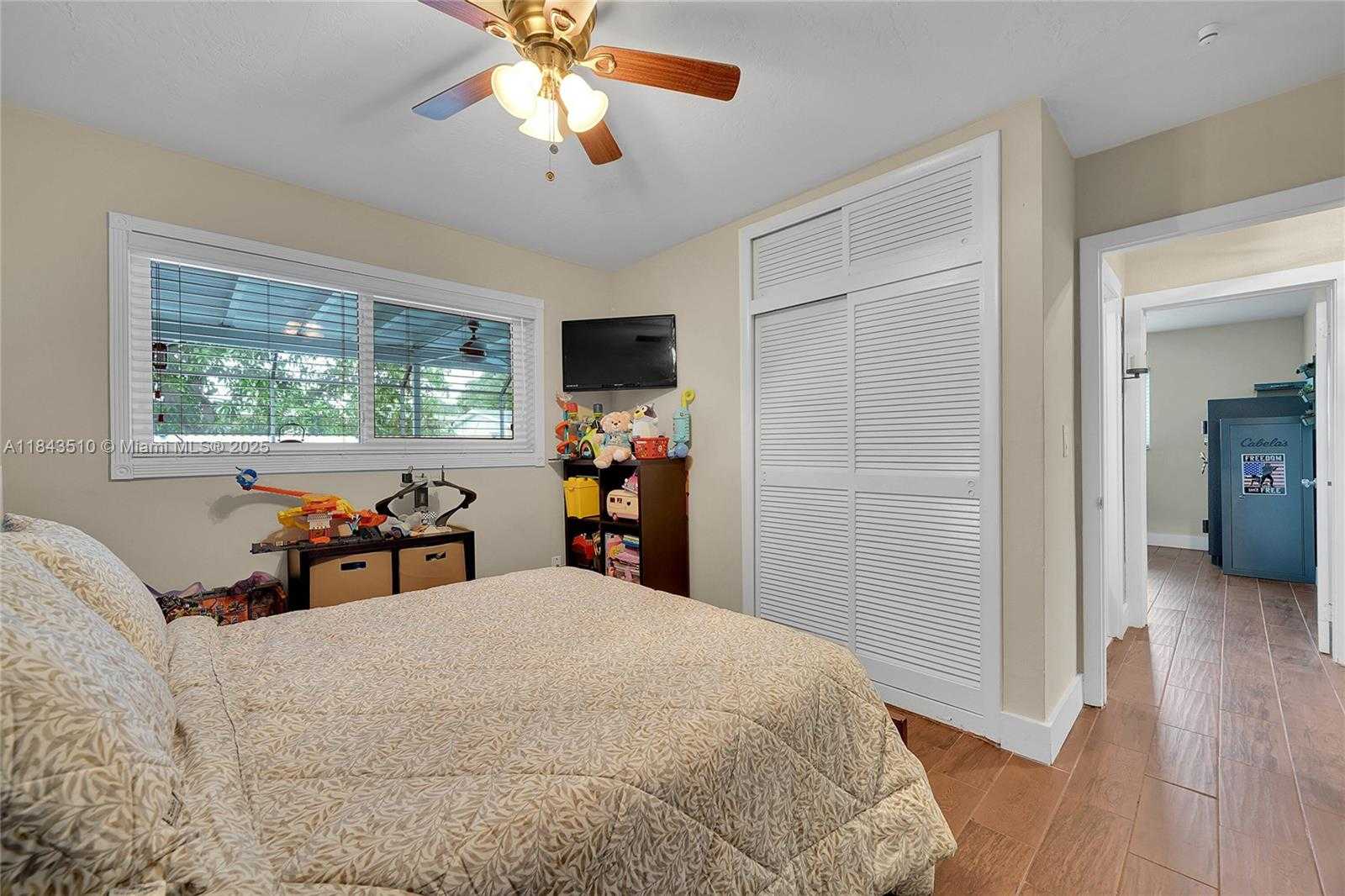 Small Image of 521 NORTH WEST 93RD TER, Pembroke Pines Number 33