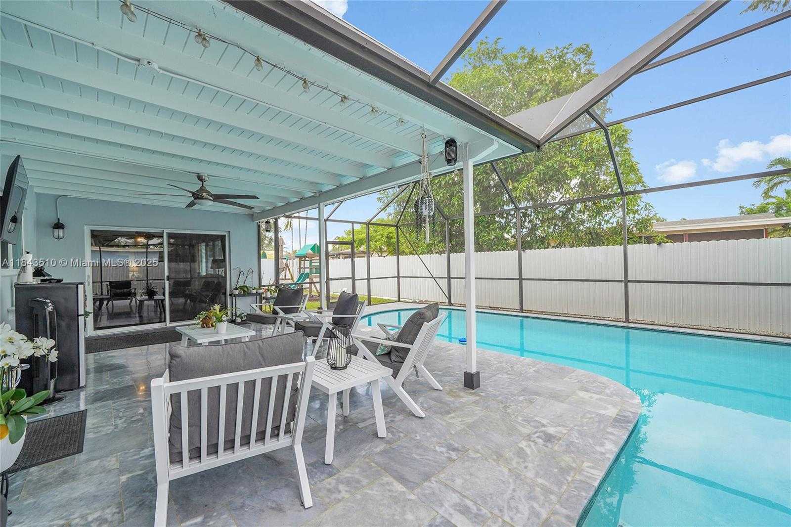 Small Image of 521 NORTH WEST 93RD TER, Pembroke Pines Number 39