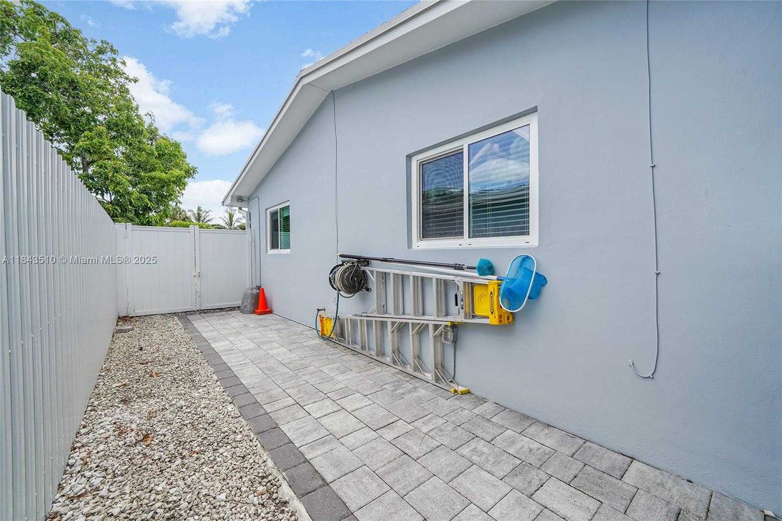 Small Image of 521 NORTH WEST 93RD TER, Pembroke Pines Number 42