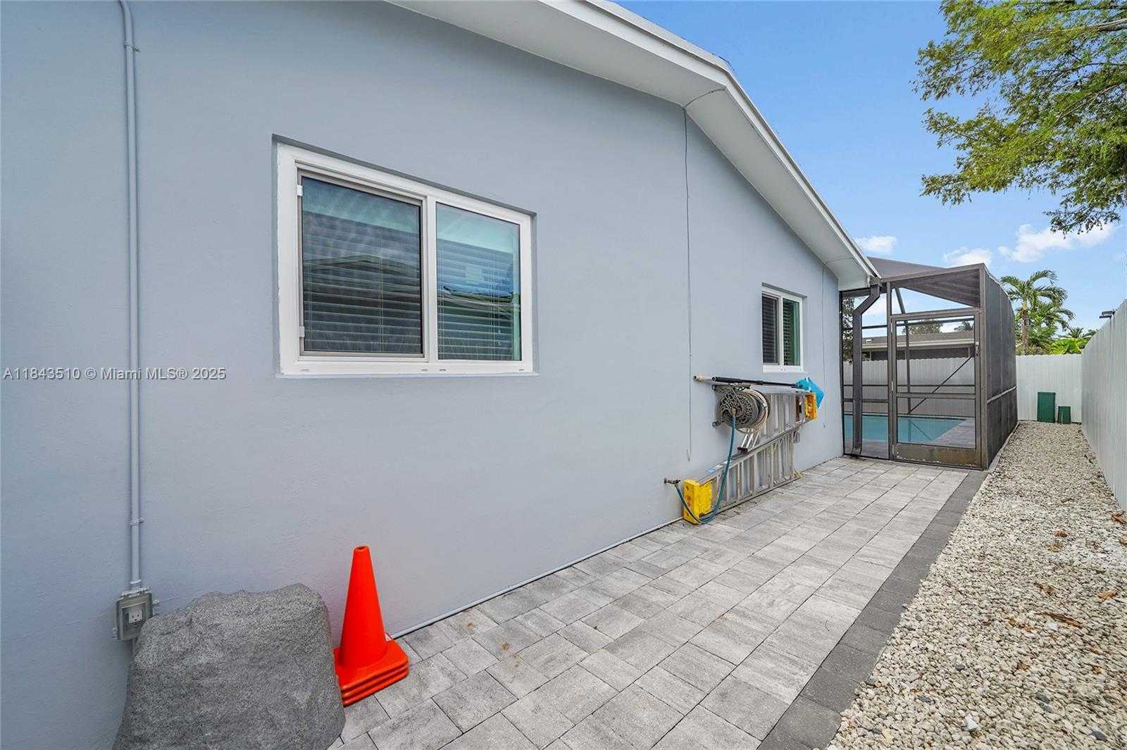 Small Image of 521 NORTH WEST 93RD TER, Pembroke Pines Number 43