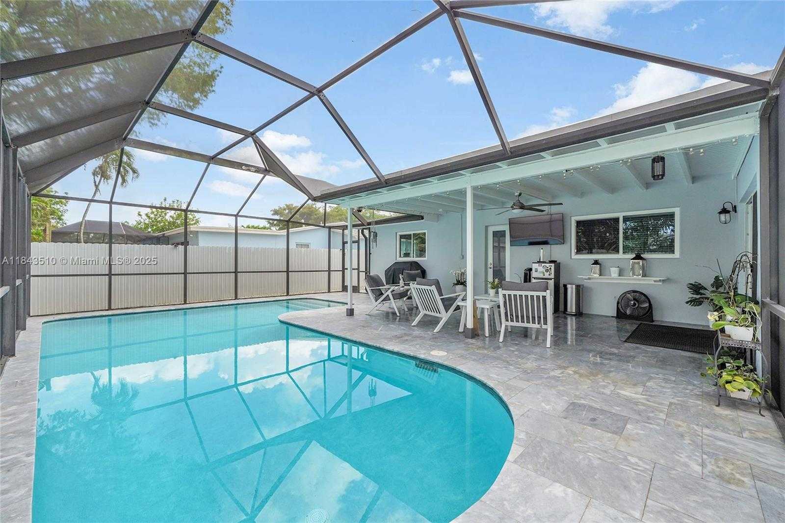 Small Image of 521 NORTH WEST 93RD TER, Pembroke Pines Number 44