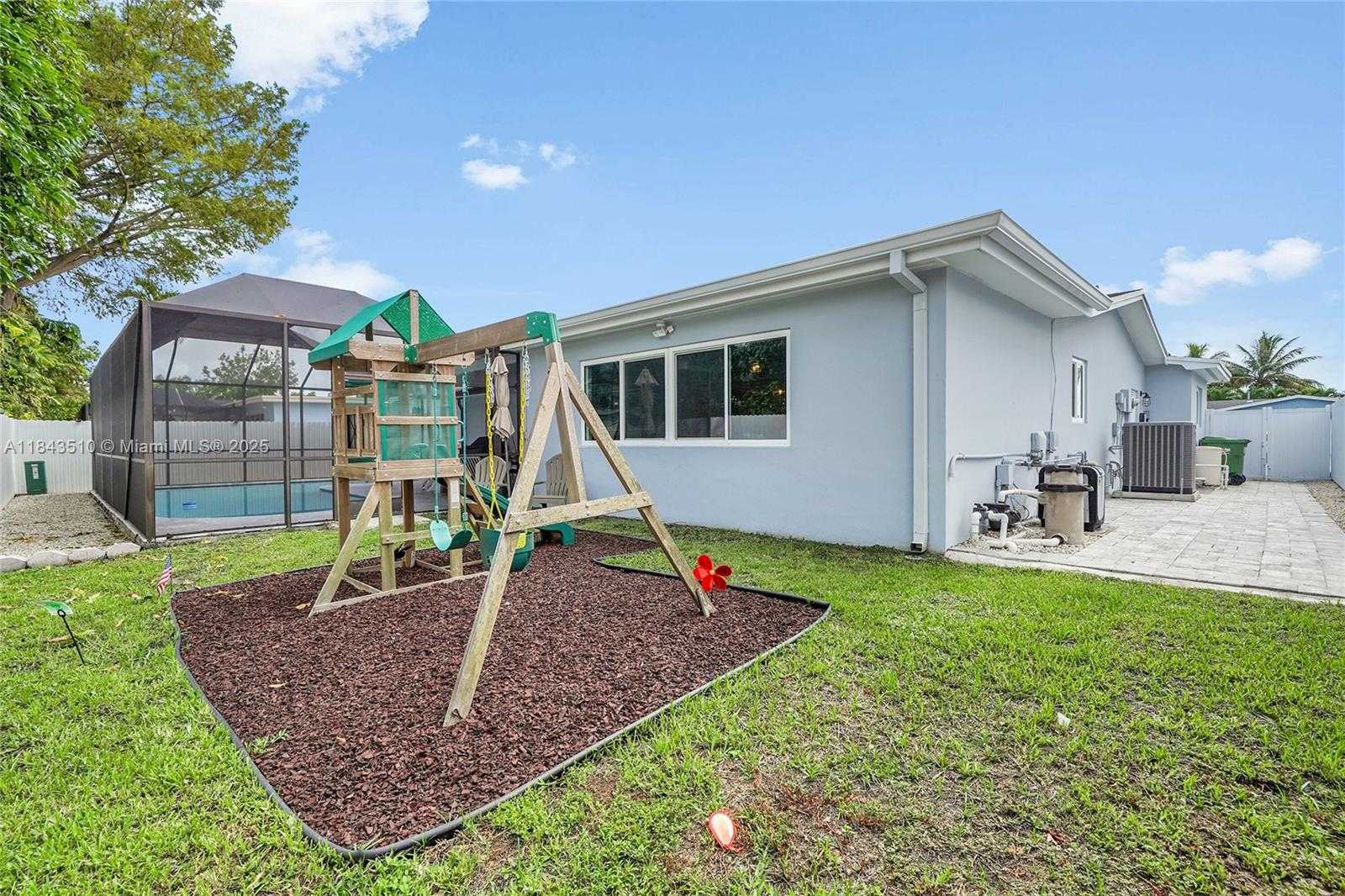 Small Image of 521 NORTH WEST 93RD TER, Pembroke Pines Number 47