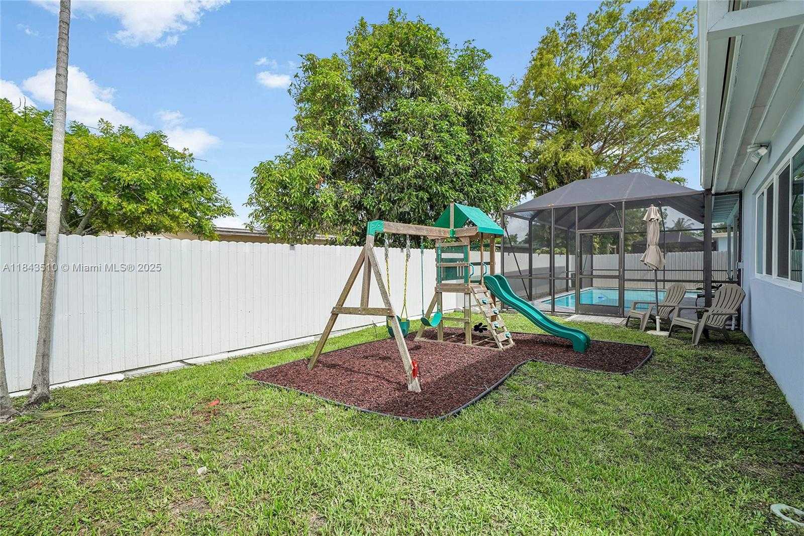 Small Image of 521 NORTH WEST 93RD TER, Pembroke Pines Number 48