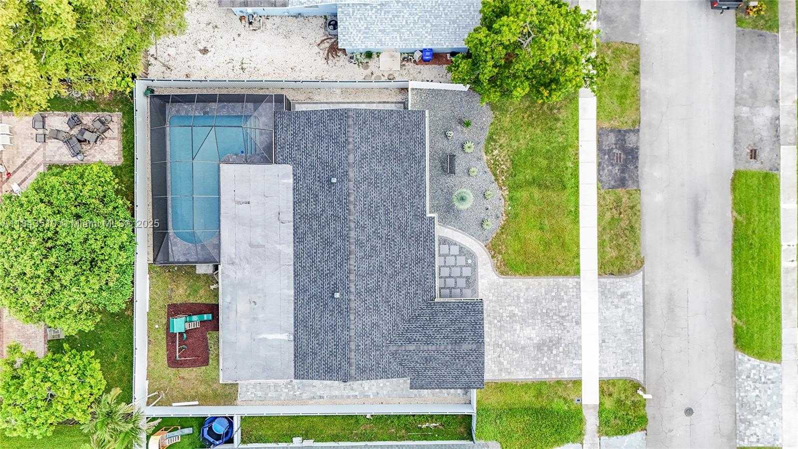 Small Image of 521 NORTH WEST 93RD TER, Pembroke Pines Number 57
