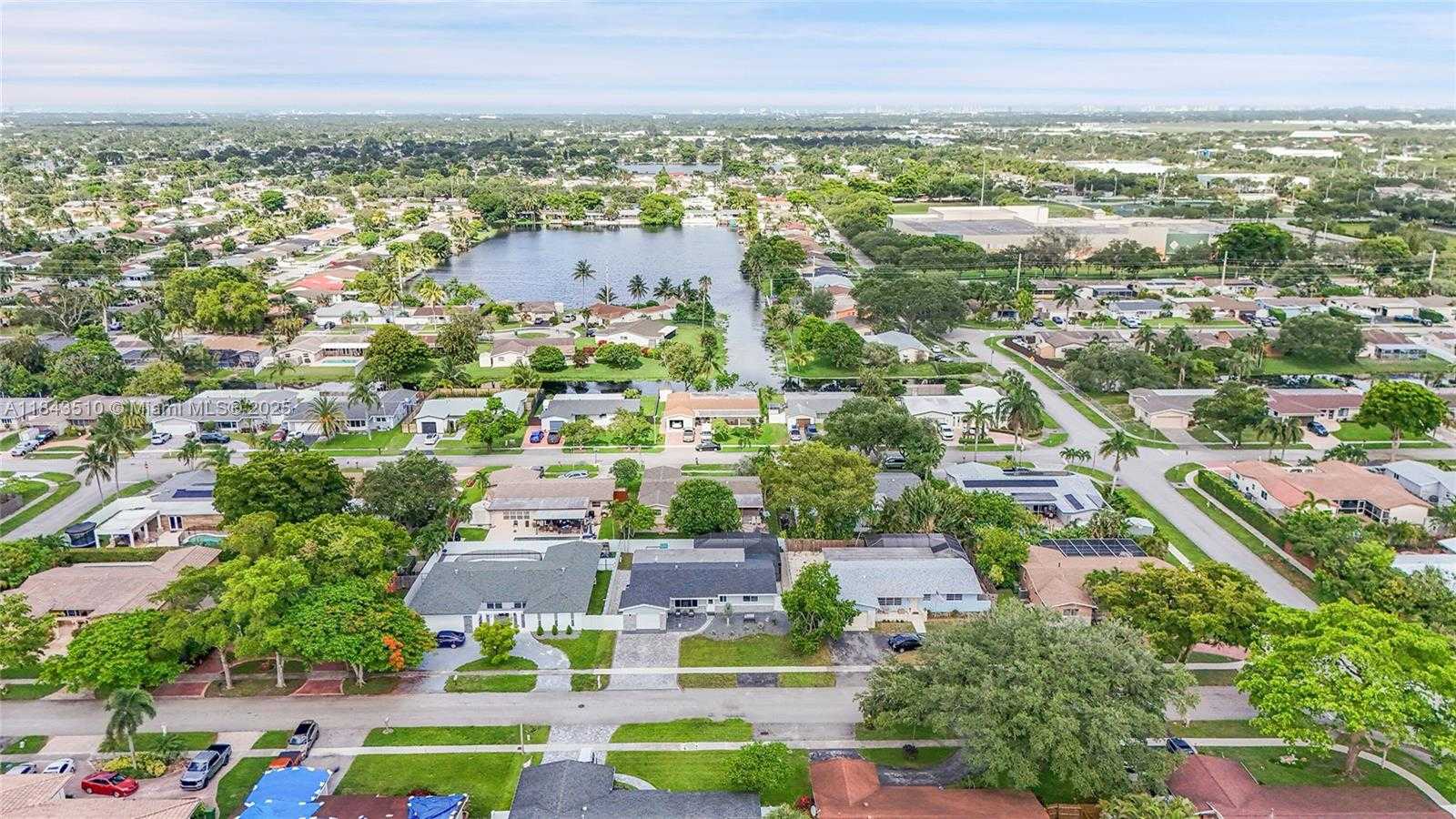 Small Image of 521 NORTH WEST 93RD TER, Pembroke Pines Number 59