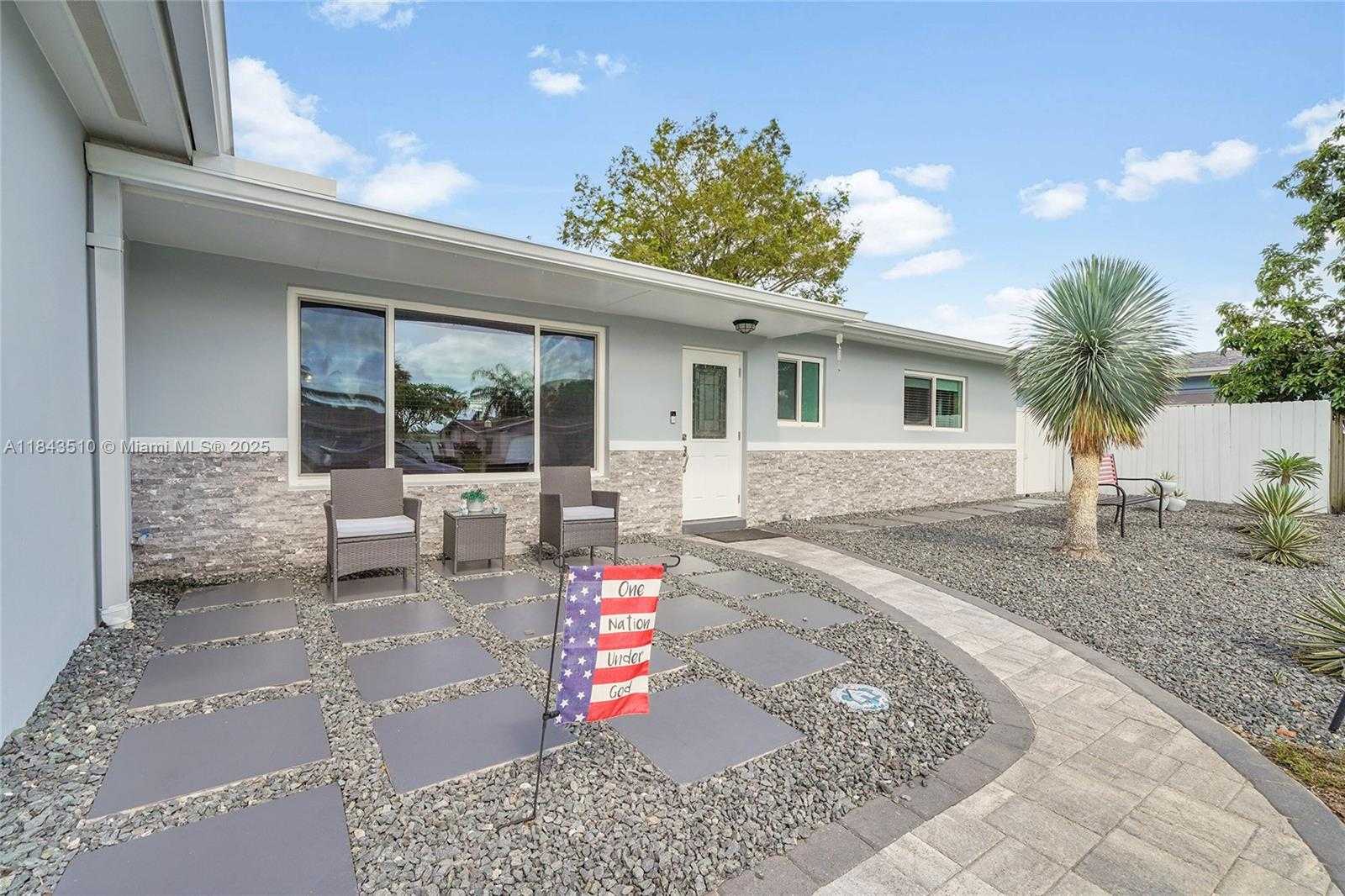 Small Image of 521 NORTH WEST 93RD TER, Pembroke Pines Number 6
