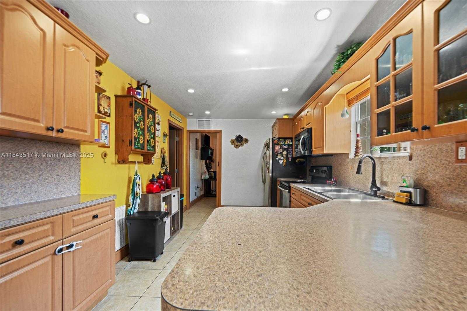 Small Image of 3140 NORTH WEST 59TH ST, Miami Number 10