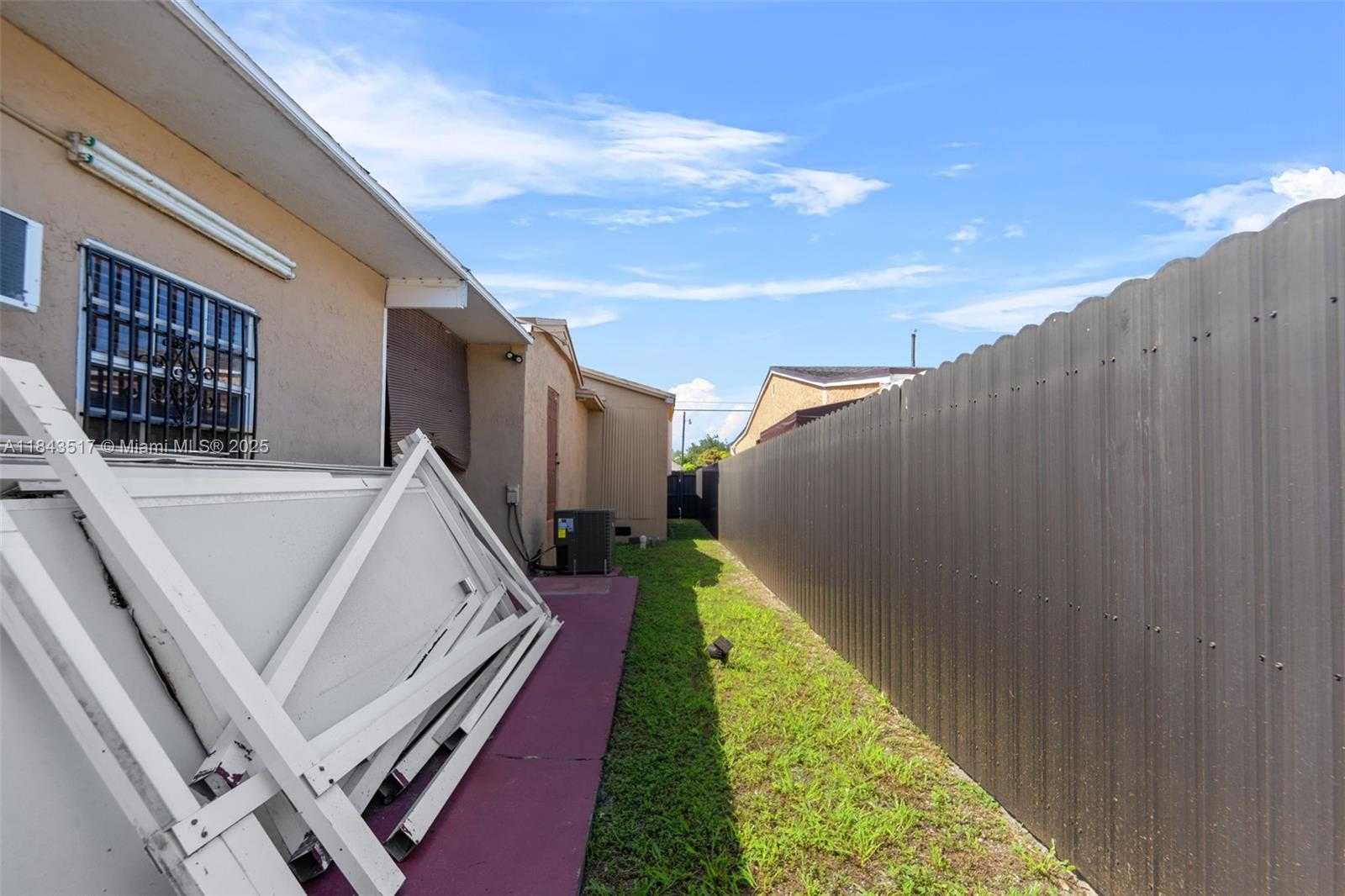 Small Image of 3140 NORTH WEST 59TH ST, Miami Number 28