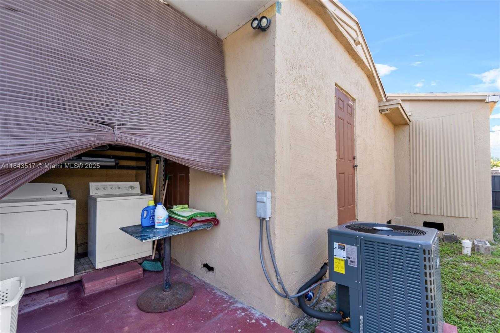 Small Image of 3140 NORTH WEST 59TH ST, Miami Number 29