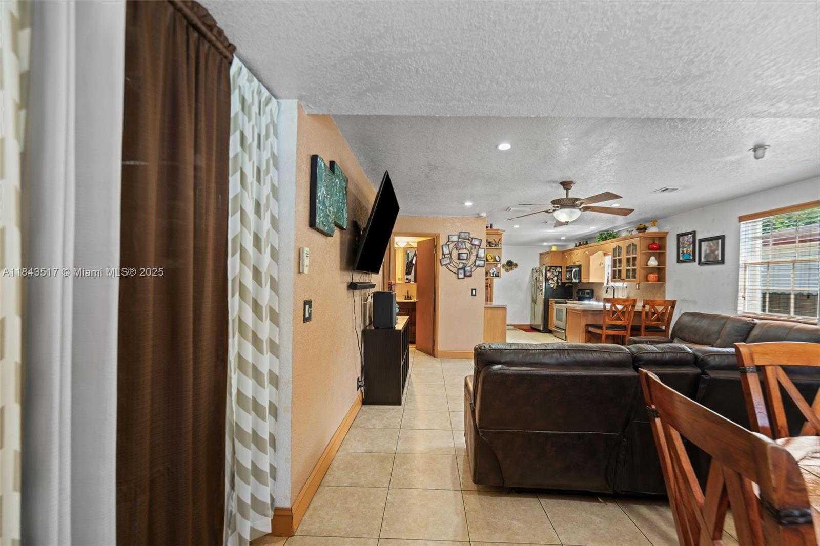 Small Image of 3140 NORTH WEST 59TH ST, Miami Number 3
