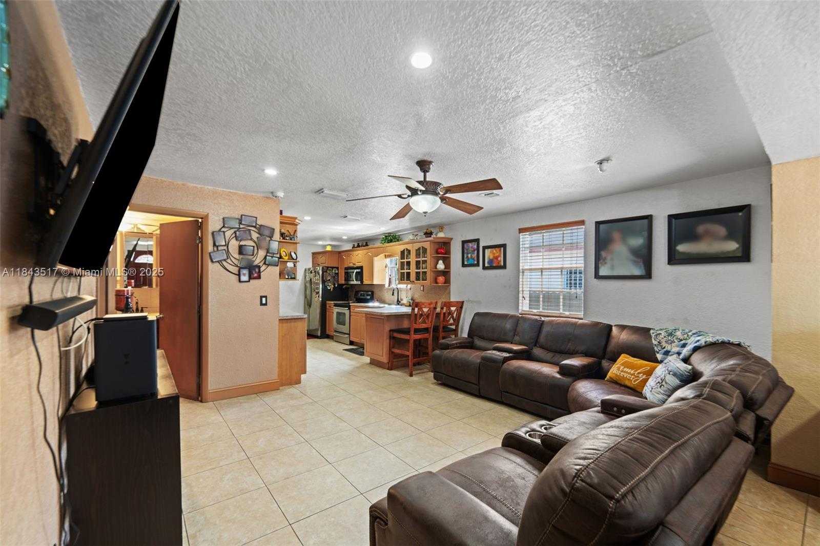 Small Image of 3140 NORTH WEST 59TH ST, Miami Number 6