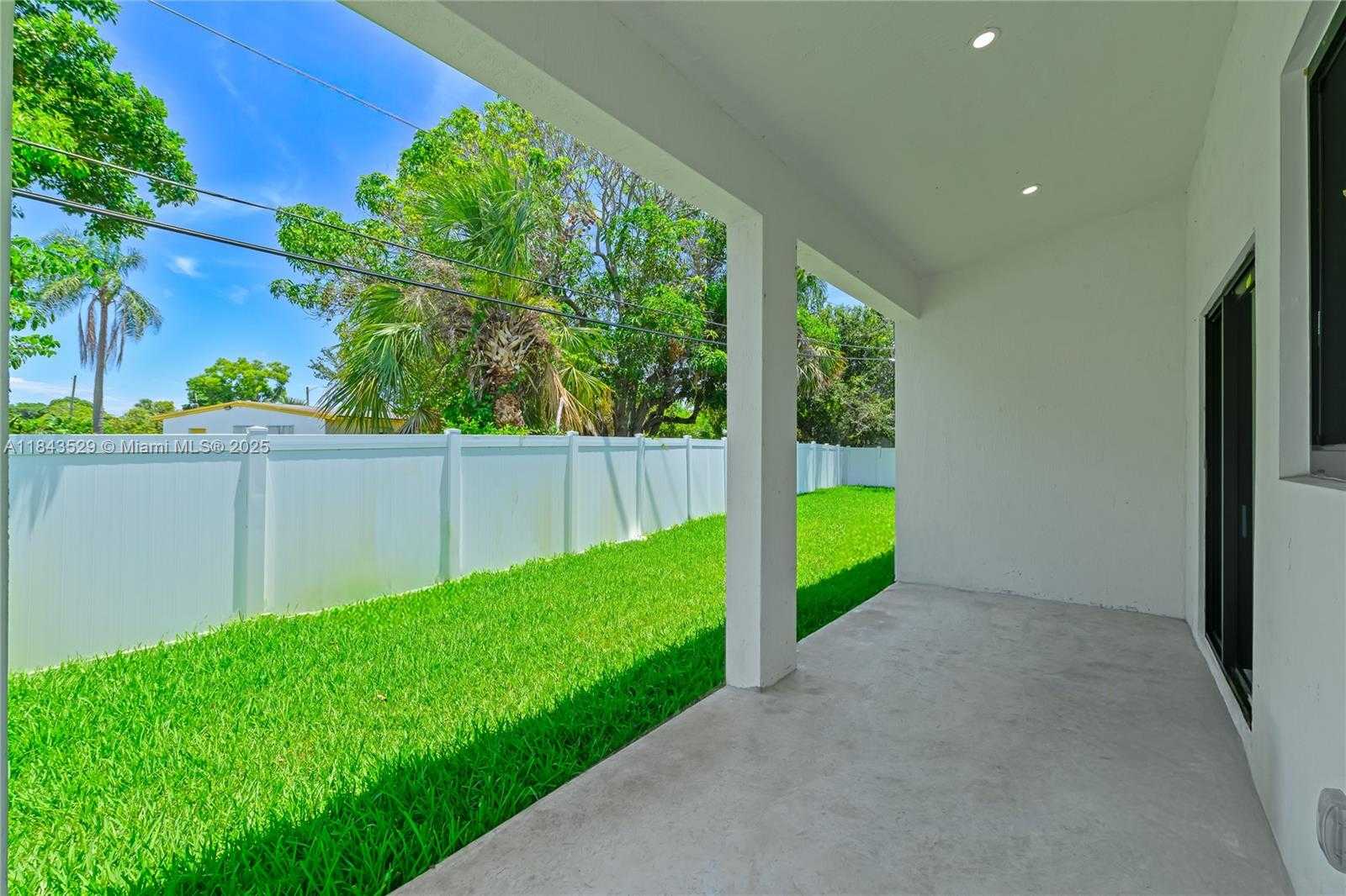 Small Image of 335 NORTH WEST 15TH ST, Pompano Beach Number 28