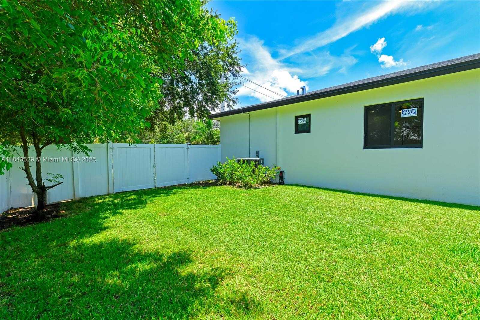 Small Image of 335 NORTH WEST 15TH ST, Pompano Beach Number 32