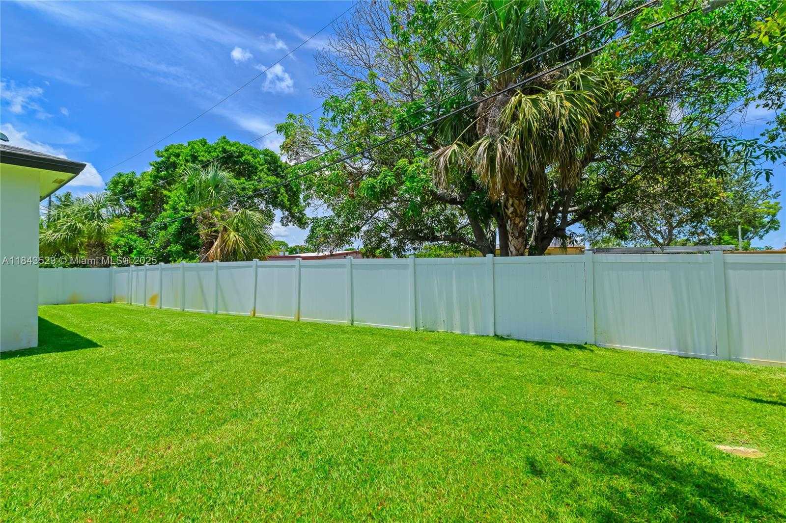 Small Image of 335 NORTH WEST 15TH ST, Pompano Beach Number 33