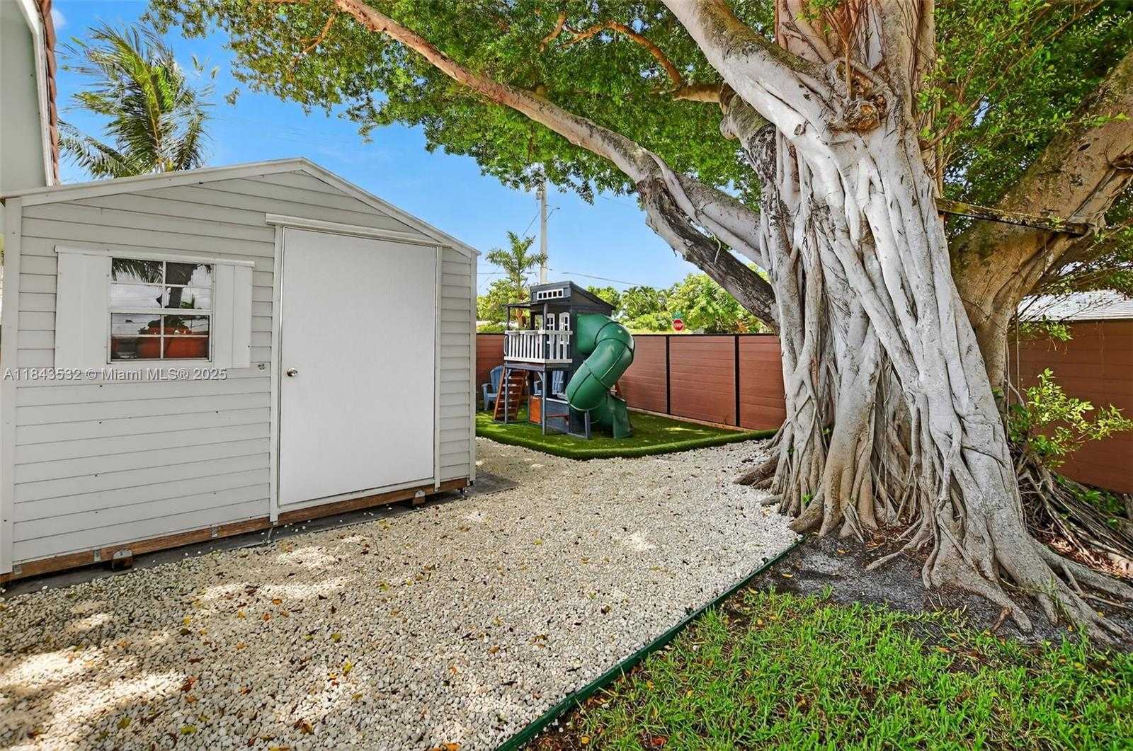 Small Image of 1019 SOUTH EAST 12TH AVE, Deerfield Beach Number 34