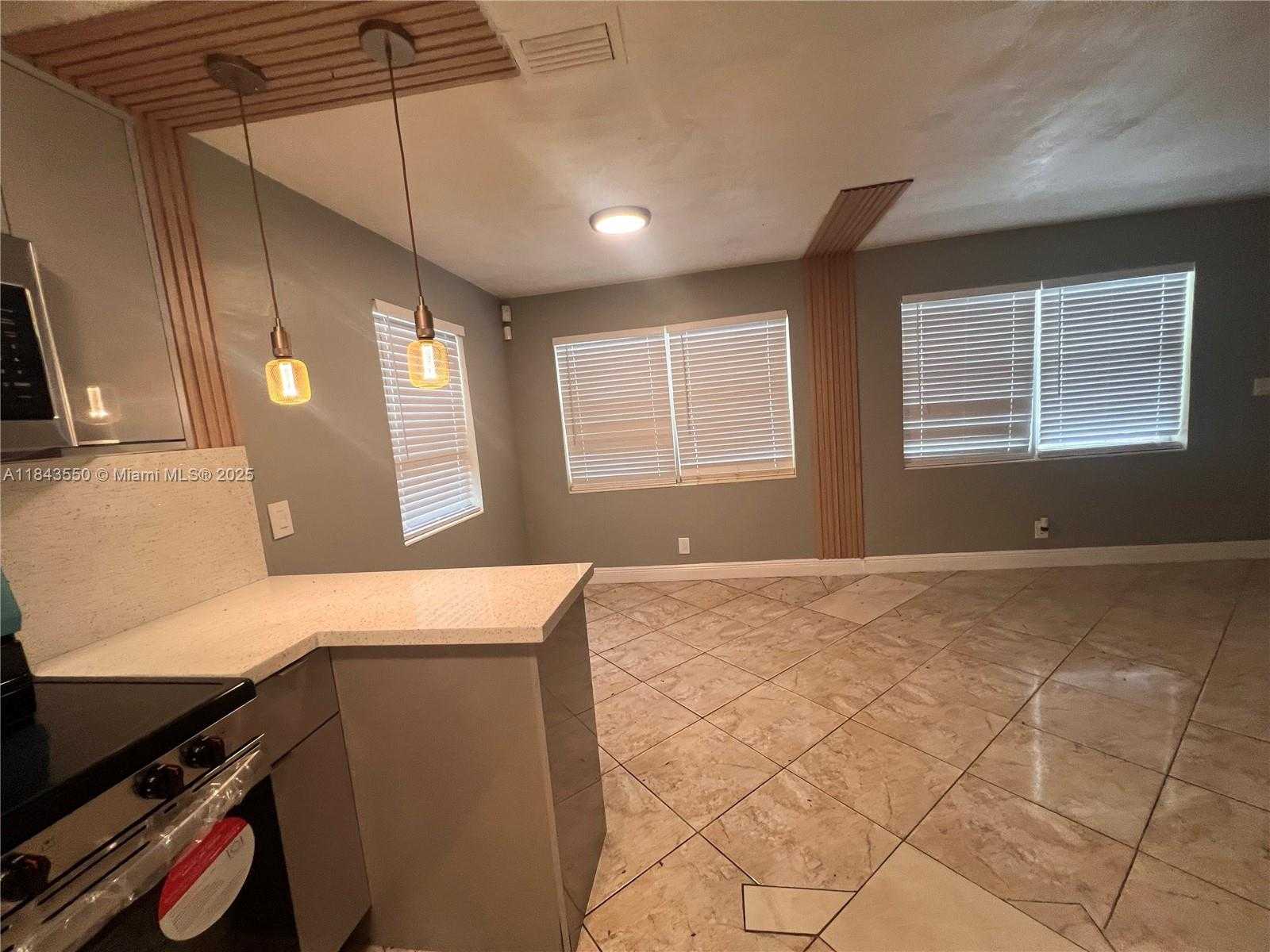 Small Image of 3616 SOUTH WEST 14TH ST, Fort Lauderdale Number 21