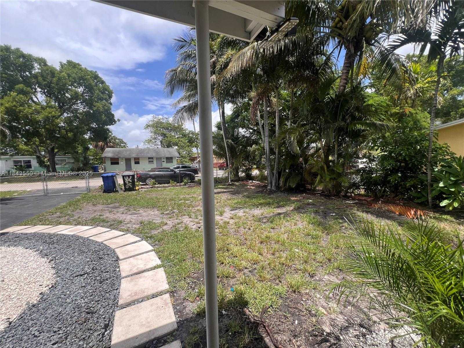 Small Image of 3616 SOUTH WEST 14TH ST, Fort Lauderdale Number 8