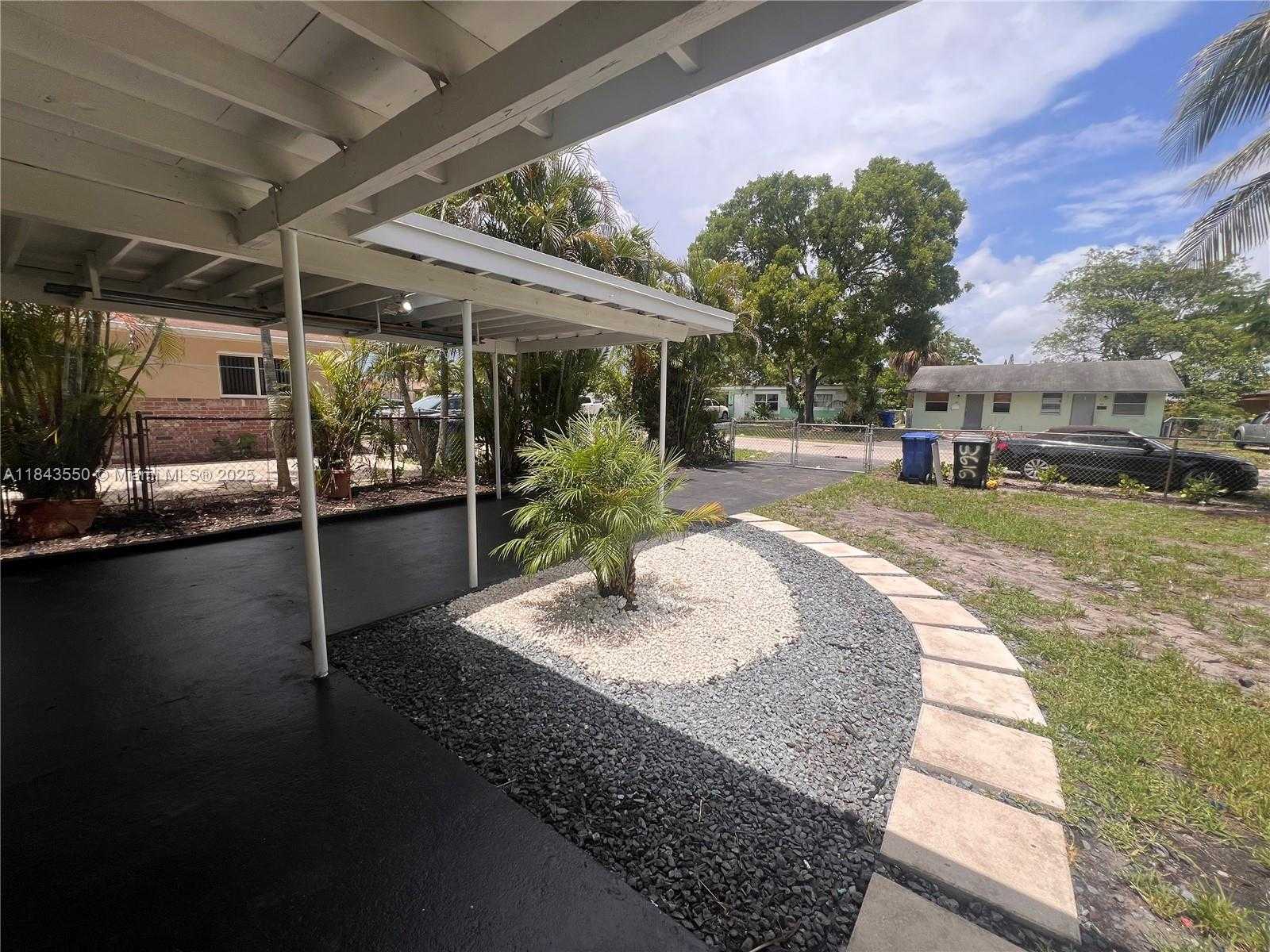 Small Image of 3616 SOUTH WEST 14TH ST, Fort Lauderdale Number 9
