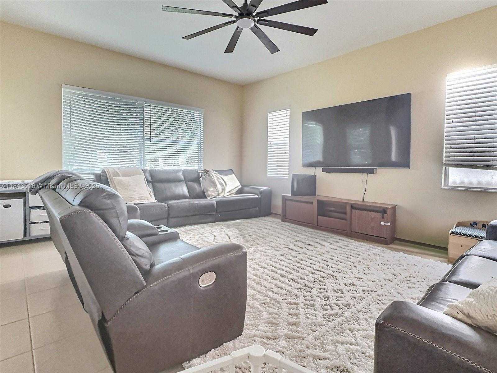 Small Image of 1094 GROVE PARK CIR, Boynton Beach Number 12