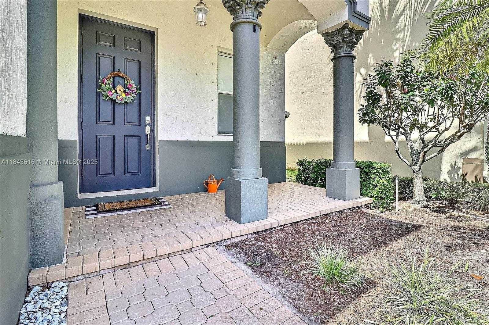 Small Image of 1094 GROVE PARK CIR, Boynton Beach Number 2