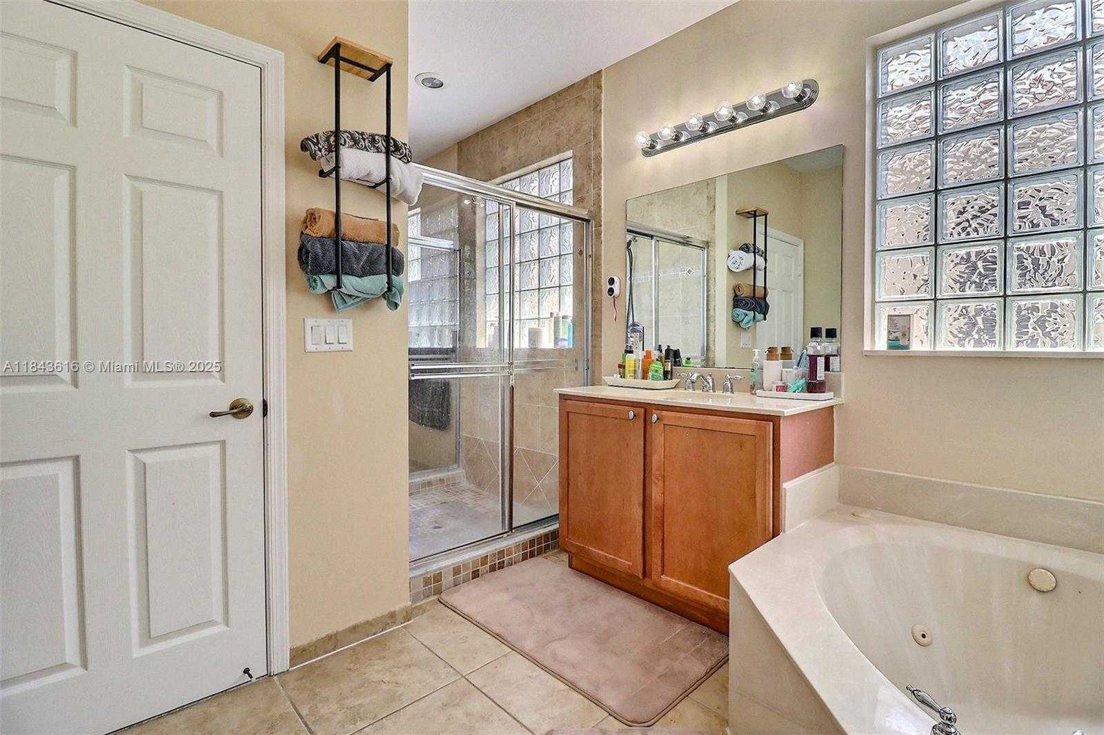 Small Image of 1094 GROVE PARK CIR, Boynton Beach Number 22