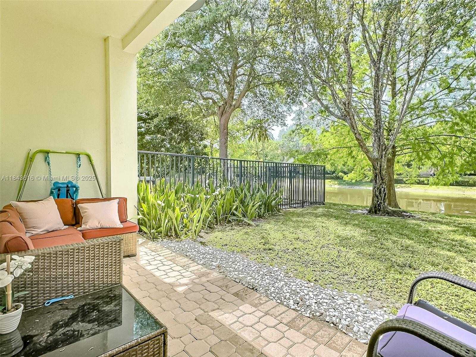 Small Image of 1094 GROVE PARK CIR, Boynton Beach Number 24