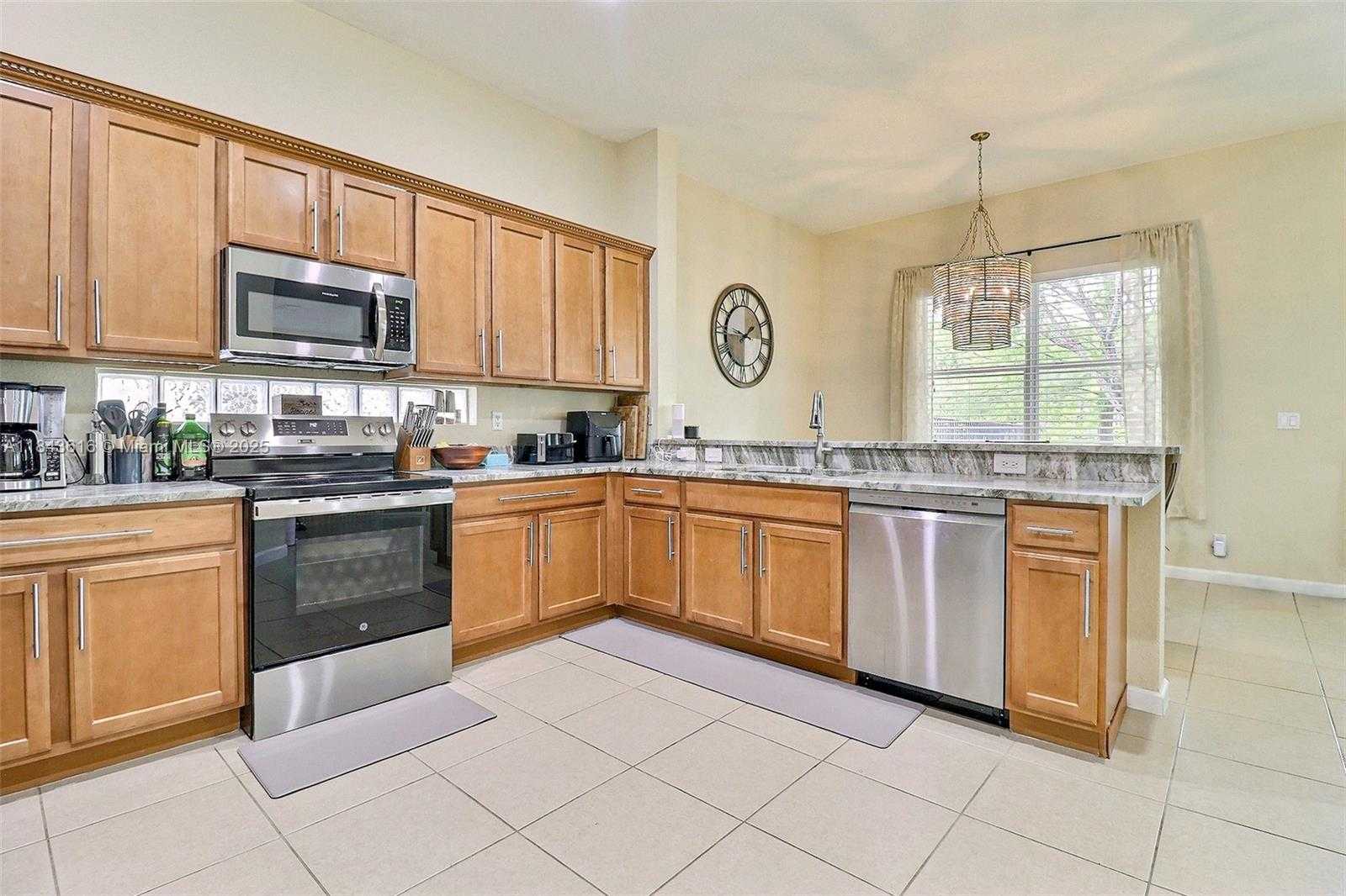 Small Image of 1094 GROVE PARK CIR, Boynton Beach Number 3