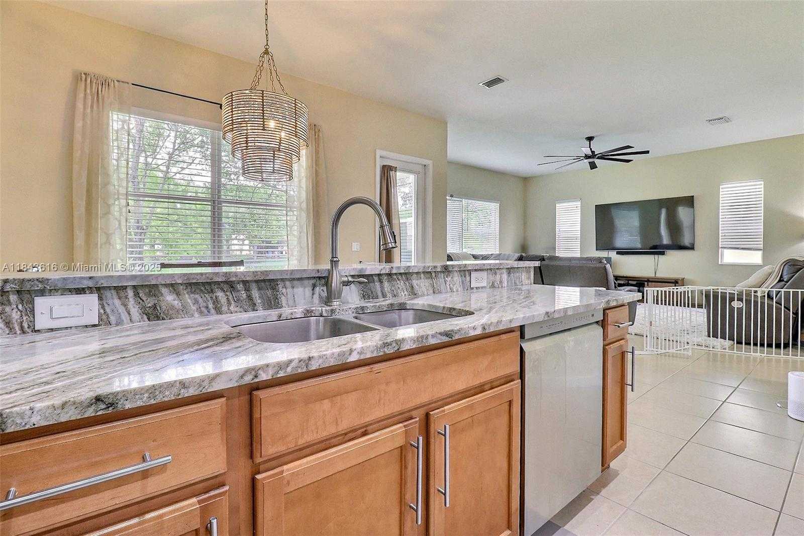 Small Image of 1094 GROVE PARK CIR, Boynton Beach Number 4