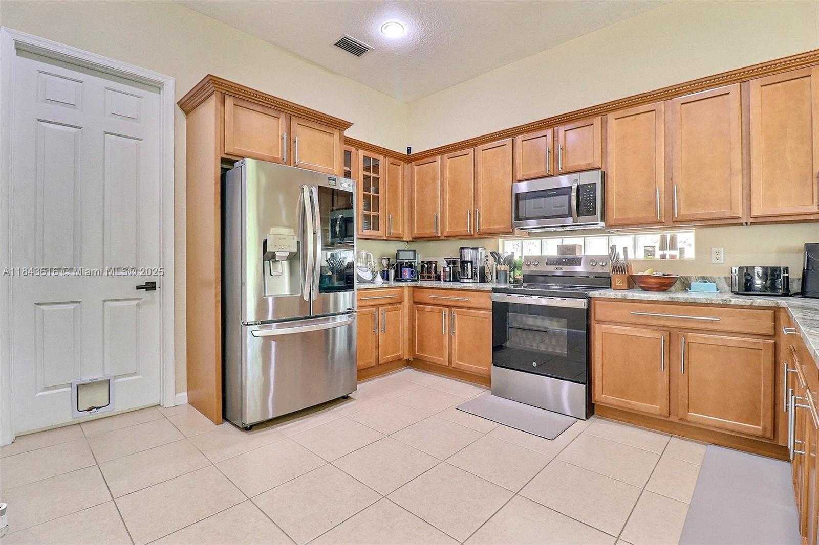 Small Image of 1094 GROVE PARK CIR, Boynton Beach Number 5