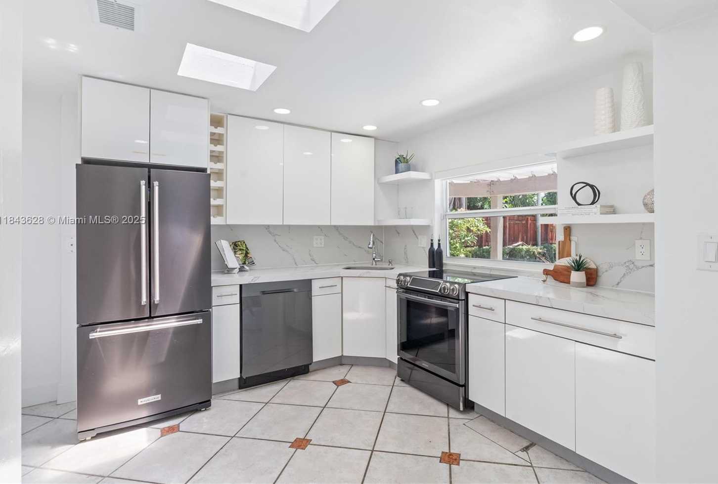 Small Image of 1100 NORTH EAST 17TH TER, Fort Lauderdale Number 11