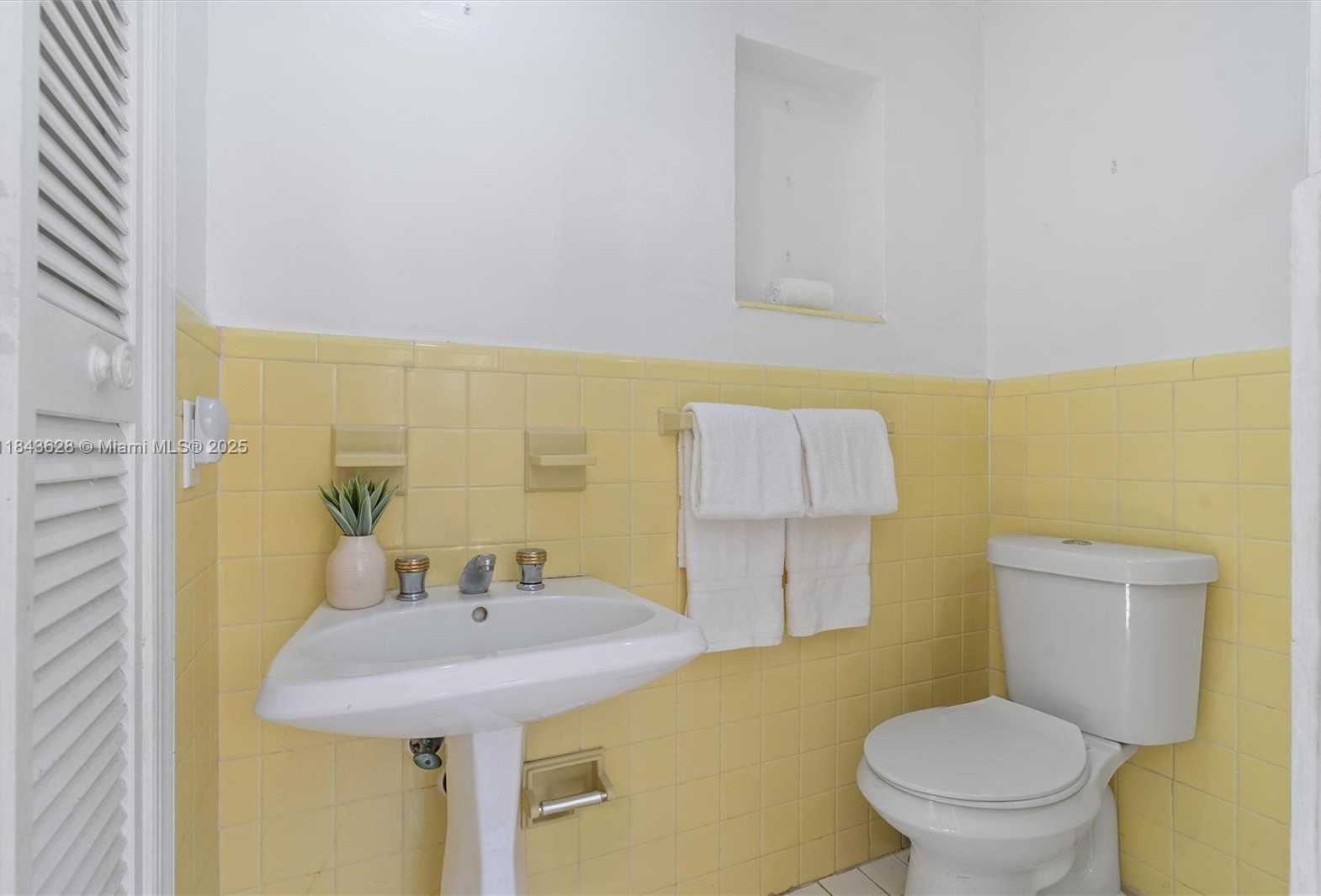 Small Image of 1100 NORTH EAST 17TH TER, Fort Lauderdale Number 15