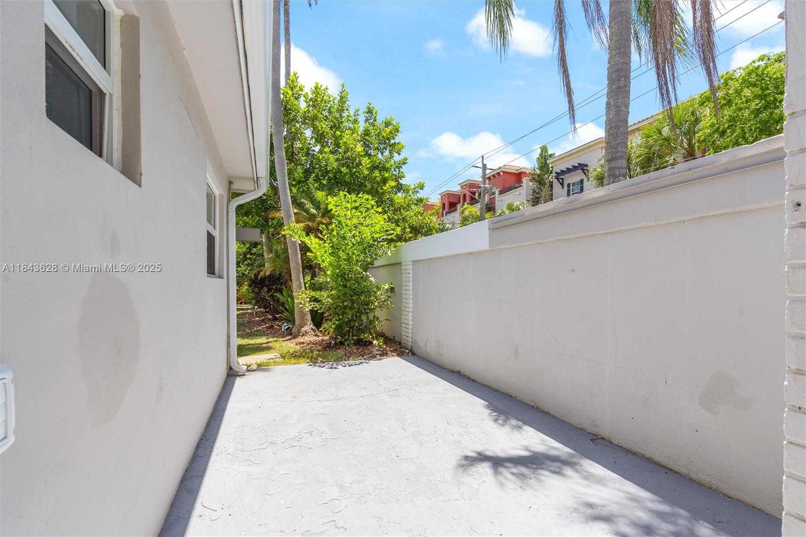 Small Image of 1100 NORTH EAST 17TH TER, Fort Lauderdale Number 24