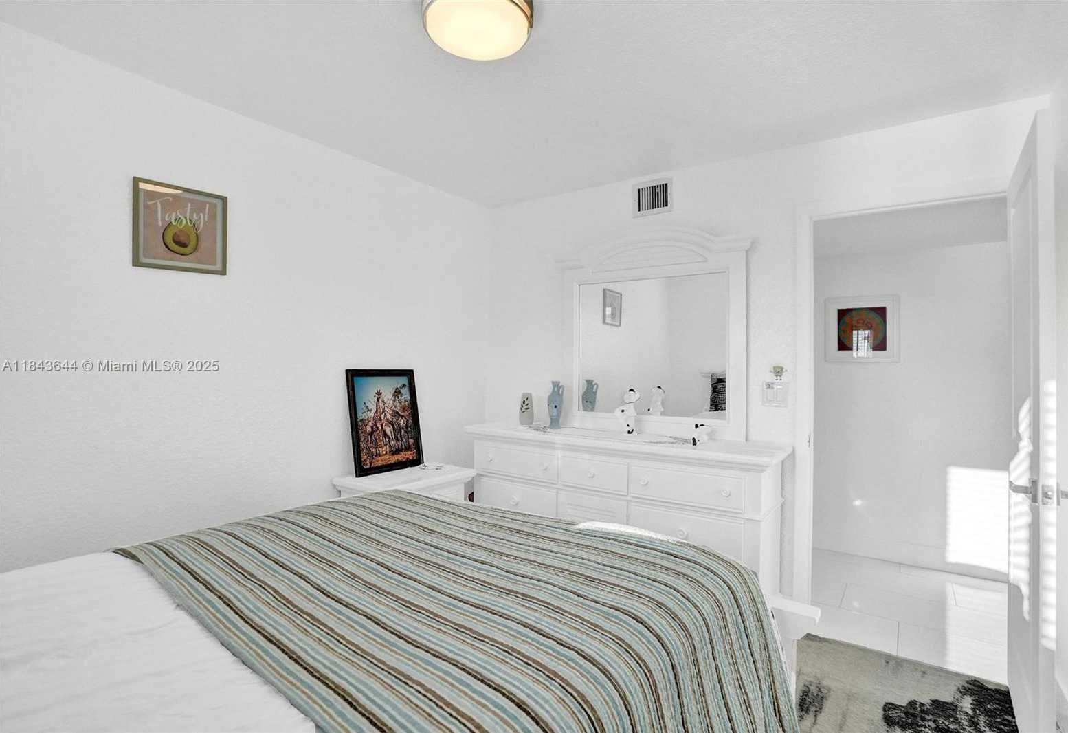 Small Image of 320 NORTH EAST 33RD ST, Oakland Park Number 11