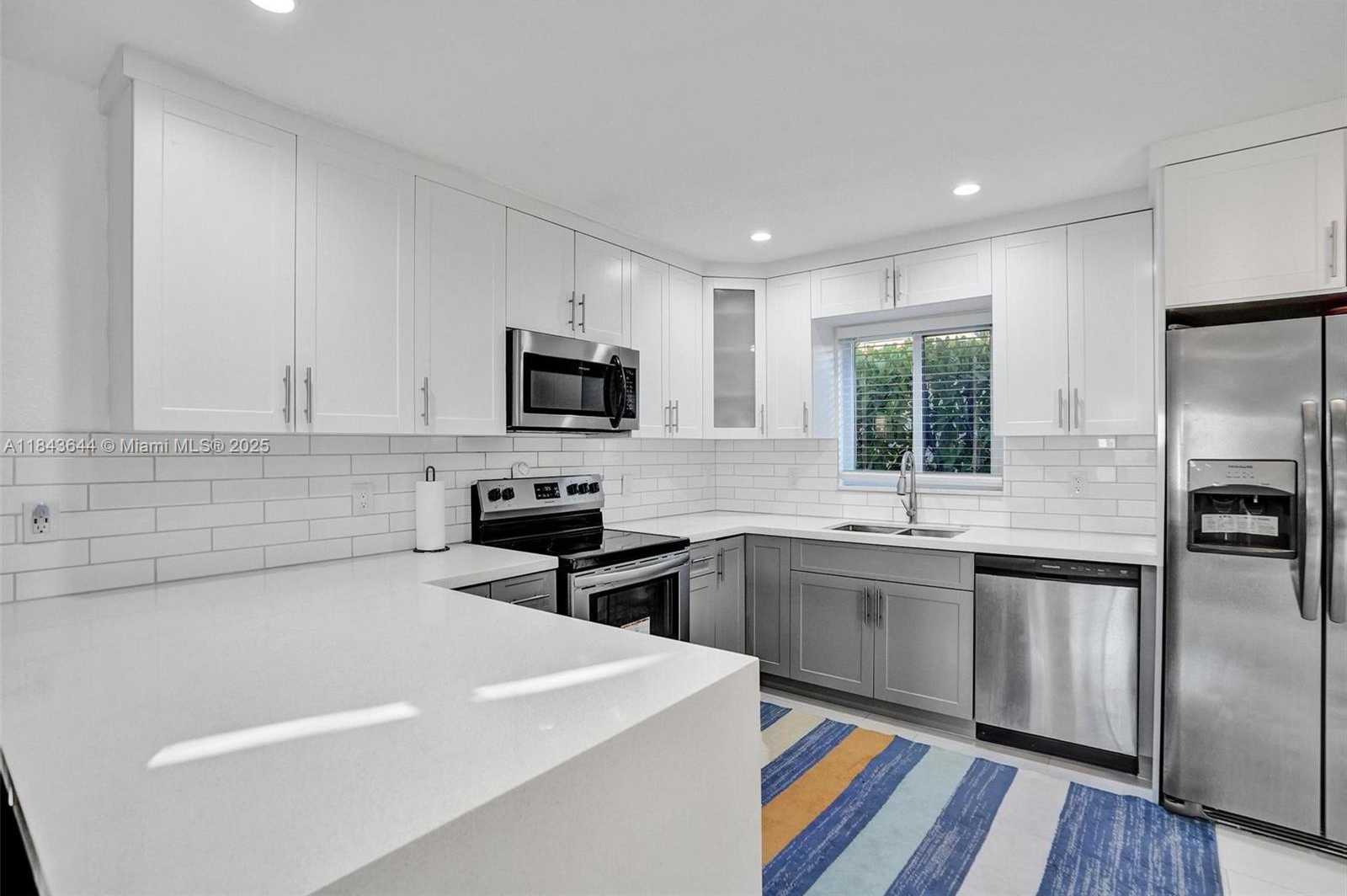 Small Image of 320 NORTH EAST 33RD ST, Oakland Park Number 4