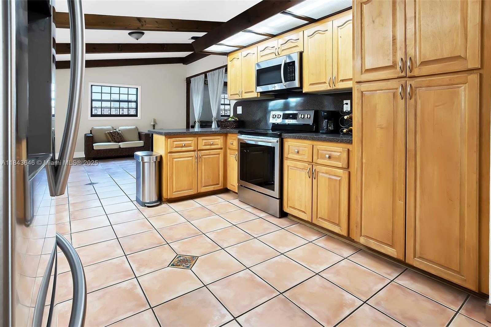 Small Image of 11040 SOUTH WEST 140TH AVE, Miami Number 13