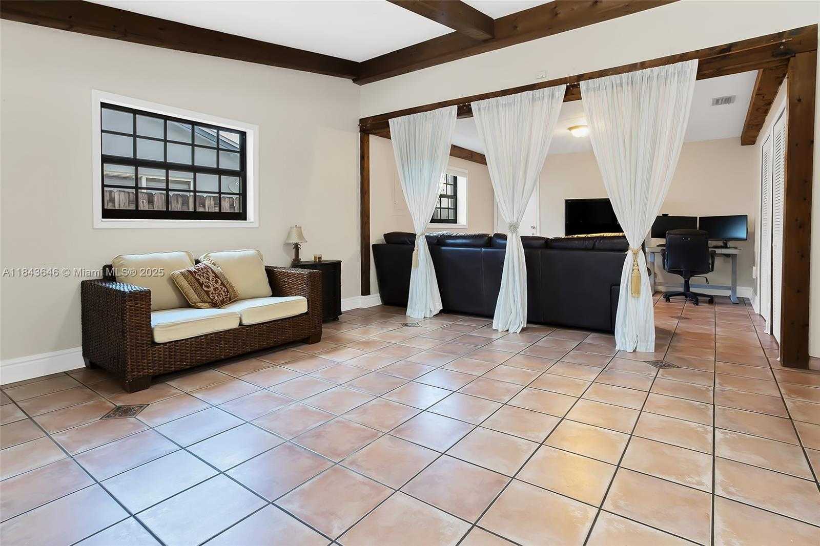 Small Image of 11040 SOUTH WEST 140TH AVE, Miami Number 19
