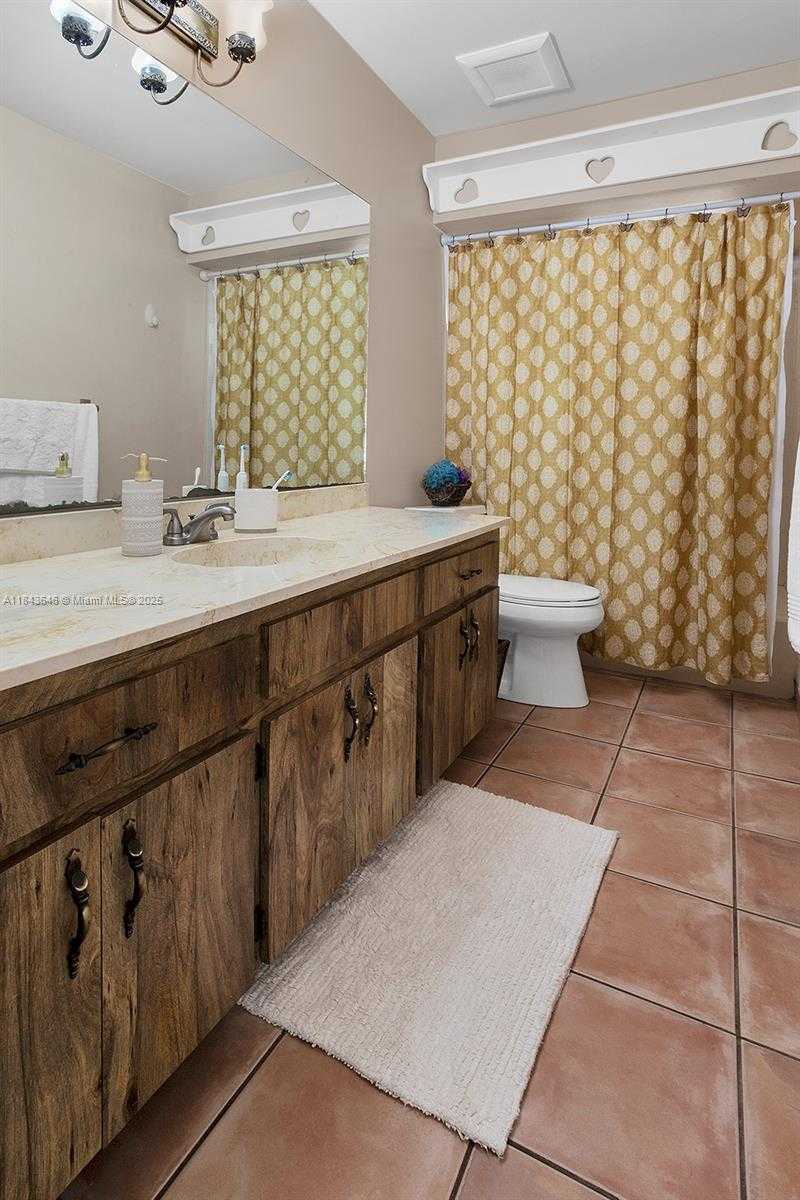 Small Image of 11040 SOUTH WEST 140TH AVE, Miami Number 25